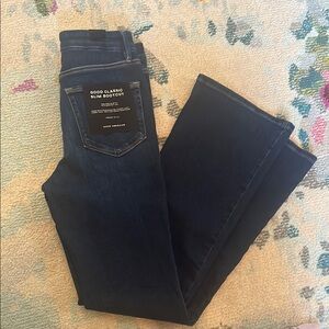 Good American Slim Bootcut Jeans